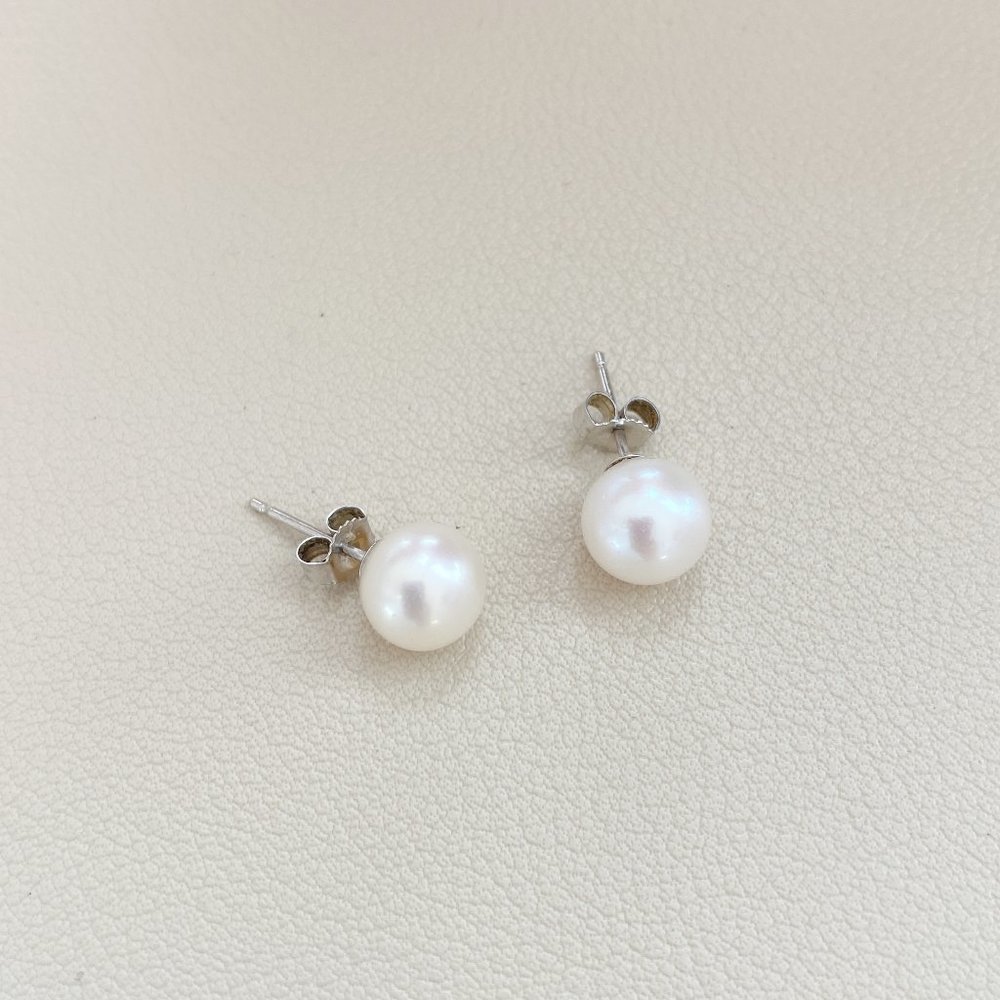 7.0-7.5mm Pearl Stud Earrings - Picture 2 of 6
